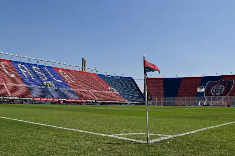 EN LA SUDAMERICANA, RIESTRA HARÁ DE LOCAL EN EL NUEVO GASÓMETRO