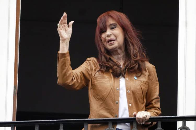 QUE LE QUITEN LA TOBILLERA ELECTRÓNICA A CFK