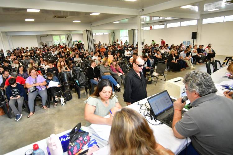 MÁS DE 2400 DOCENTES TITULARIZARON EN ESCUELAS PRIMARIAS DE TODA LA PROVINCIA, A TRAVÉS DE LOS CONCURSOS