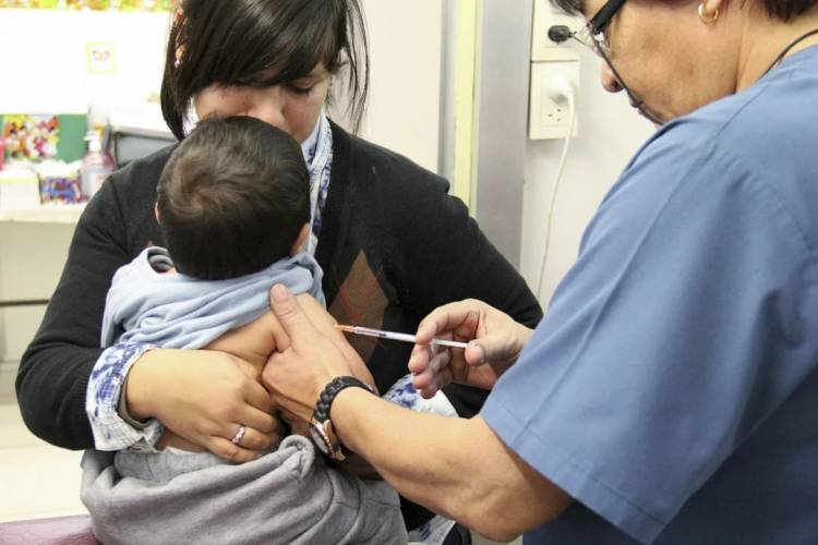 SALUD ADELANTÓ LA SEGUNDA DOSIS DE LA TRIPLE VIRAL A LOS 15 Y 18 MESES