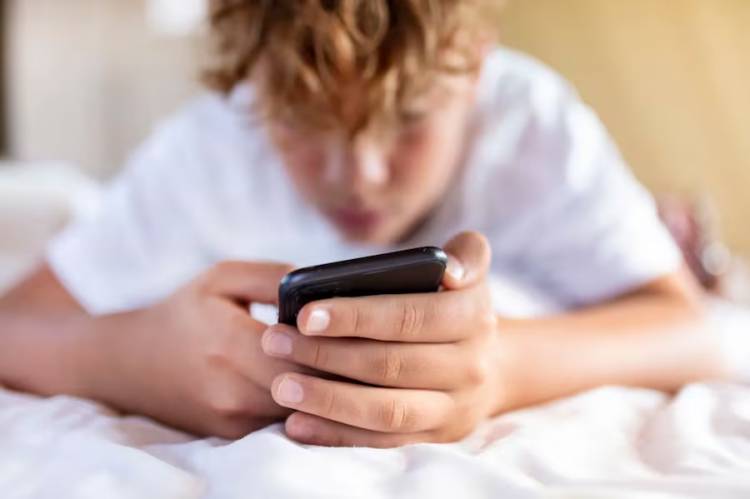 JÓVENES Y POLÍTICA: 8 DE CADA 10 ADOLESCENTES SE INFORMAN POR REDES SOCIALES