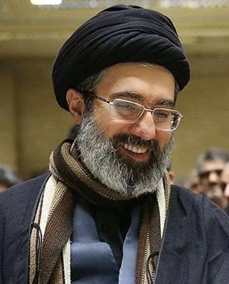 REVELAN QUE EL NUEVO LÍDER SUPREMO DE IRÁN TIENE DEPARTAMENTOS DE LUJO FRENTE A LA EMBAJADA DE ISRAEL EN LONDRES