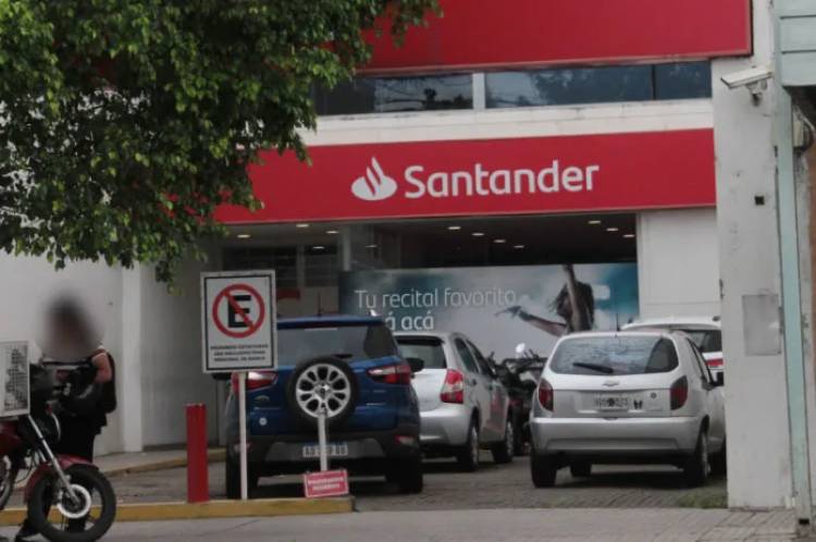EL AVANCE DE LA TECNOLOGÍA EMPUJA A EMPLEADOS A ACEPTAR RETIROS VOLUNTARIOS Y CIERRE DE SUCURSALES