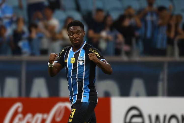 COPA SUDAMERICANA: GREMIO LE AMARGÓ LA NOCHE AL DURO RIESTRA
