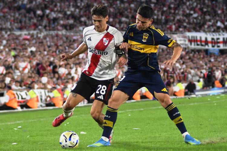 DIEZ APUNTES DE UN SUPERCLÁSICO CALIENTE