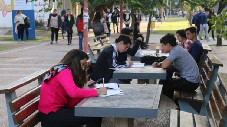 UN 83? LOS TRABAJADORES ARGENTINOS ESTÁ DESMOTIVADO: “POR ESA PLATA ME QUEDO DONDE ESTOY”