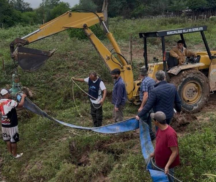 VILLA RÍO BERMEJITO: APA INSTALÓ UN EQUIPO DE BOMBEO PARA ACELERAR EL DRENAJE Y ALIVIAR LAS ZONAS CRÍTICAS