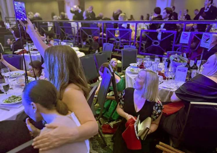 TIROTEO EN CENA DE PERIODISTAS DE CASA BLANCA: EVACUARON A TRUMP Y ARRESTARON AL ATACANTE