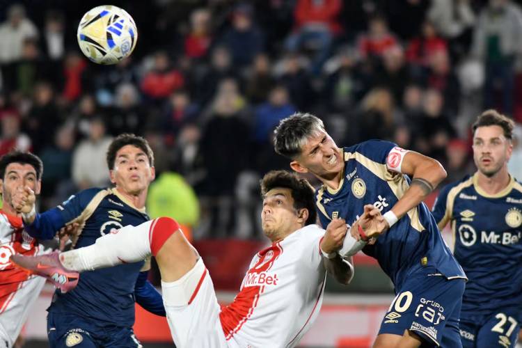 TORNEO APERTURA: HURACÁN CAYÓ COMO LOCAL ANTE ARGENTINOS