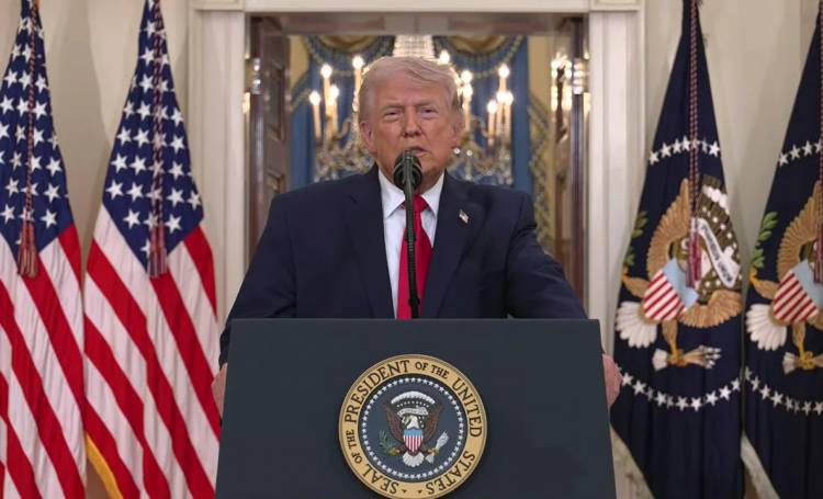 TRUMP LANZA EL "PROYECTO LIBERTAD" PARA ESCOLTAR BARCOS BLOQUEADOS EN EL ESTRECHO DE ORMUZ
