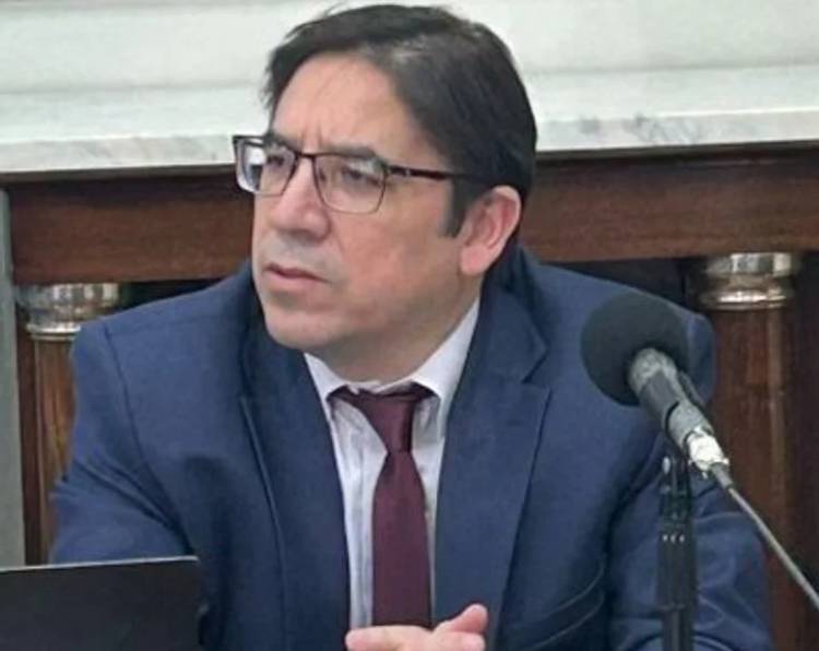 “SE PUEDEN JUNTAR 5 MILLONES DE PERSONAS, PERO LA RESTRICCIÓN PRESUPUESTARIA SIGUE ESTANDO AHÍ”, DIJO ÁLVAREZ