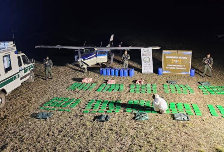 IMPUTARON A LOS DETENIDOS POR EL TRÁFICO DE MÁS DE 300 KILOS DE COCAÍNA EN UNA AVIONETA EN VILLA ELOÍSA