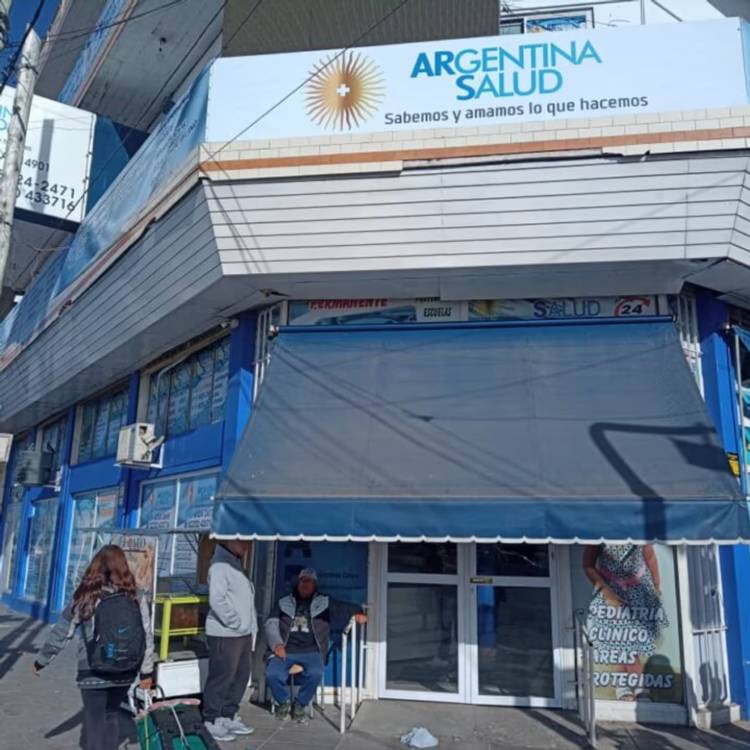 SON CINCO LAS CLÍNICAS CLAUSURADAS Y DOS FARMACIAS DETRÁS DE LA RED DE FALSOS MÉDICOS DE ARGENTINA SALUD