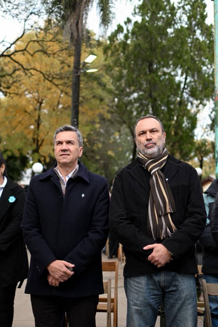 EL GOBERNADOR ZDERO ACOMPAÑÓ LA MISA POR SANTA RITA DE CASIA EN PUERTO TIROL