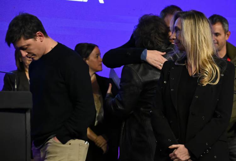 EL GOBIERNO BUSCA PAZ Y ESPERA DEBATIR LA INTERNA EN LA MESA POLÍTICA DEL MARTES