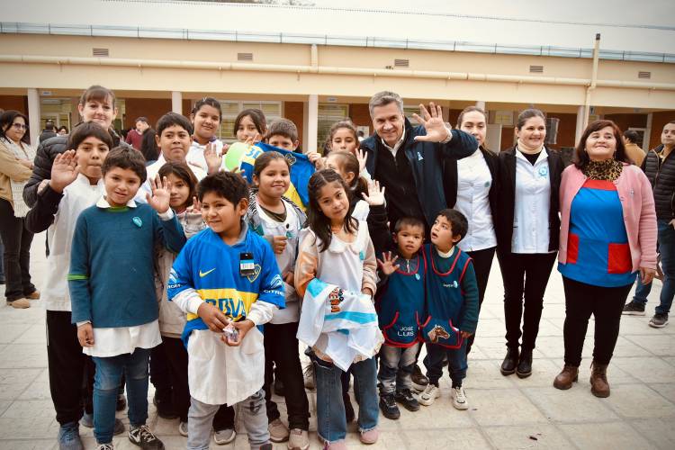 CAMPO BEDOGNI: EL GOBERNADOR ZDERO INAUGURÓ EL NUEVO EDIFICIO ESCOLAR PARA LOS TRES NIVELES