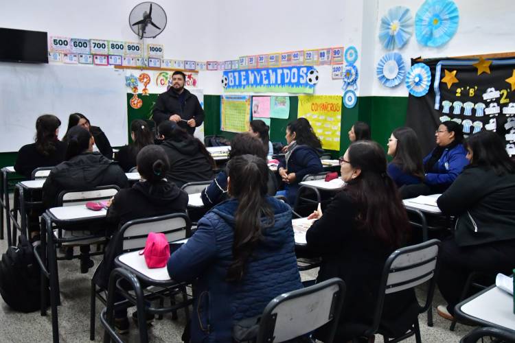 CHACO FORTALECE LA ALFABETIZACIÓN INICIAL CON CAPACITACIONES DOCENTES EN TODO EL TERRITORIO PROVINCIAL