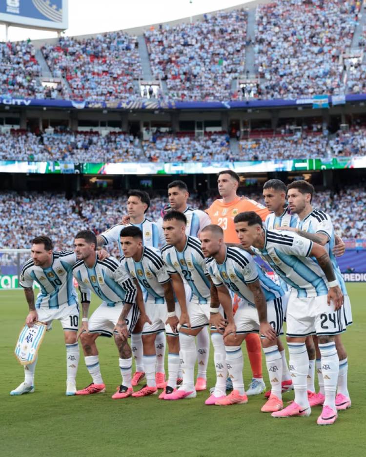 “CON MUCHA ILUSIÓN”: LOS JUGADORES DE LA SELECCIÓN ARGENTINA CELEBRARON EL TRIUNFO ANTE ARGELIA EN SU DEBUT EN EL MUNDIAL 2026