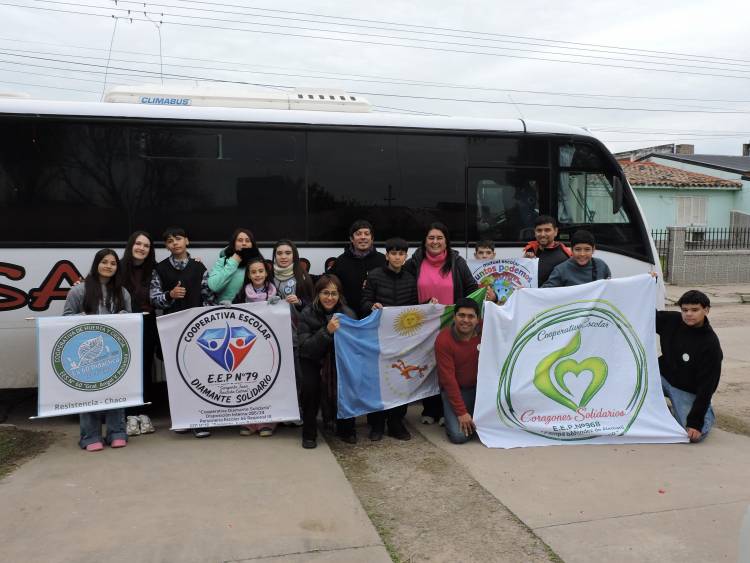 CHACO PARTICIPÓ DEL ENCUENTRO NACIONAL DE COOPERATIVAS Y MUTUALES ESCOLARES CON CUATRO INSTITUCIONES EDUCATIVAS