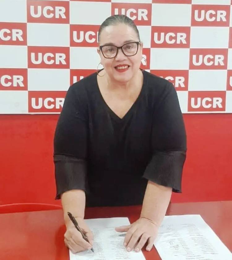 LA LEGISLATURA DESIGNÓ POR UNANIMIDAD A TERESA PEREYRA COMO PROSECRETARIA