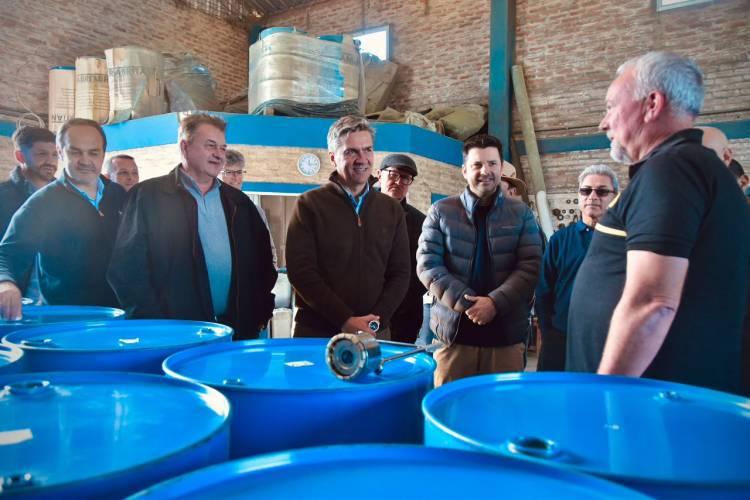 CHACO CONSOLIDA SU PERFIL EXPORTADOR: PARTIÓ HACIA ALEMANIA UN NUEVO EMBARQUE DE ACEITE ESENCIAL DE PALO SANTO