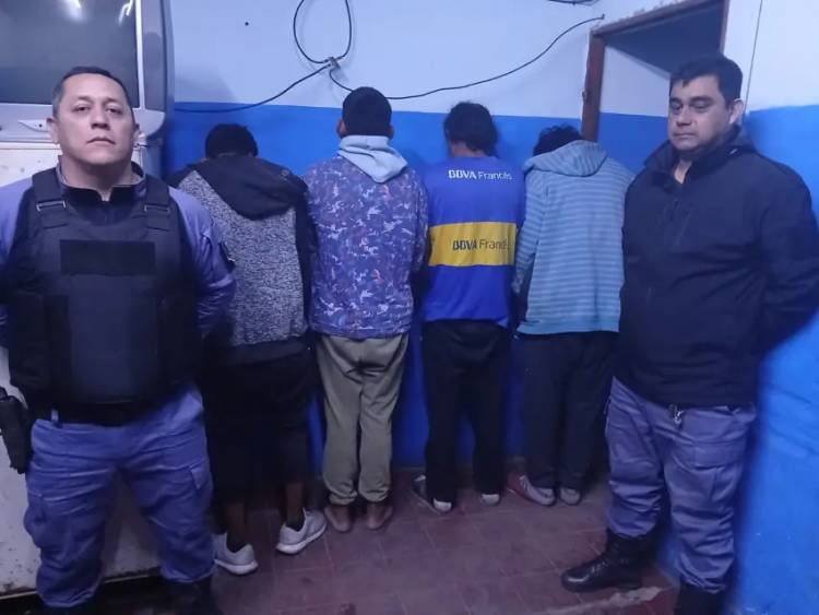 UN MUERTO, UN APUÑALADO Y CINCO DETENIDOS TRAS UNA PELEA ENTRE FAMILIAS EN LA LEONESA