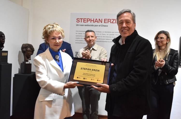 BIENAL 2026: INAUGURARON LA MUESTRA “ESCULTORES DEL MUNDO”, CON HOMENAJES A MAGDA FRANK Y STEPÁN ERZIA