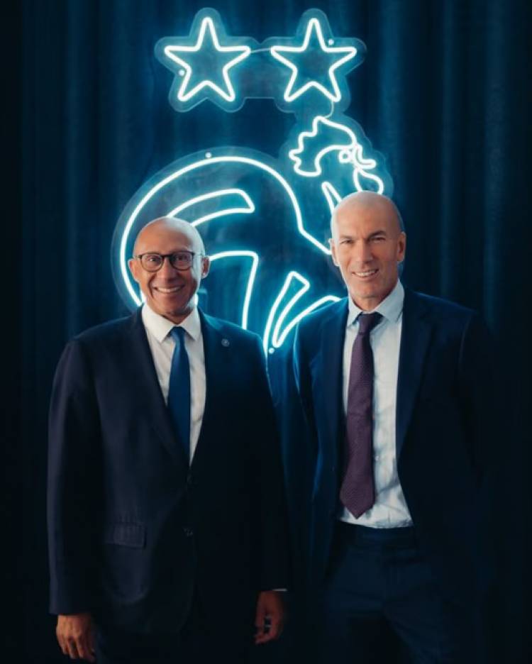 ZINEDINE ZIDANE ES EL NUEVO DIRECTOR TÉCNICO DE LA SELECCIÓN DE FRANCIA HASTA 2030