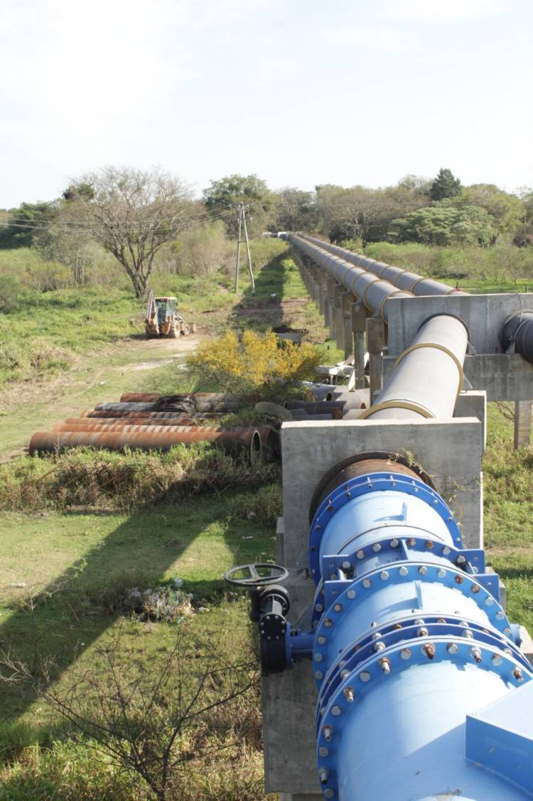 AVANZAN LAS OBRAS EN EL SEGUNDO ACUEDUCTO PARA AUMENTAR EL CAUDAL DE AGUA POTABLE EN EL INTERIOR PROVINCIAL