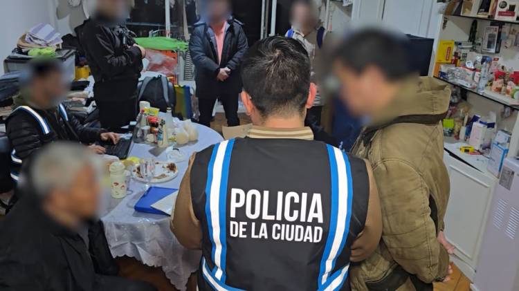 DESBARATARON A UNA ORGANIZACIÓN QUE ATACABA A COMERCIANTES CHINOS: CINCO EXTRANJEROS DETENIDOS